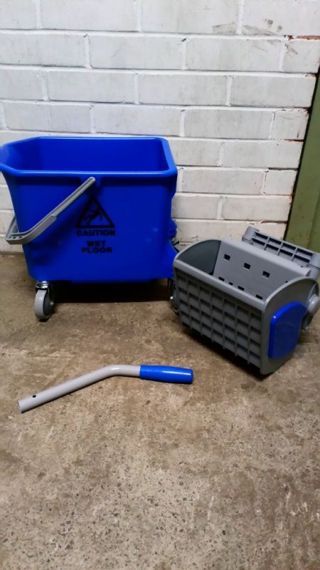 18 Litre ADDIS Blue Mop Bucket & Wringer