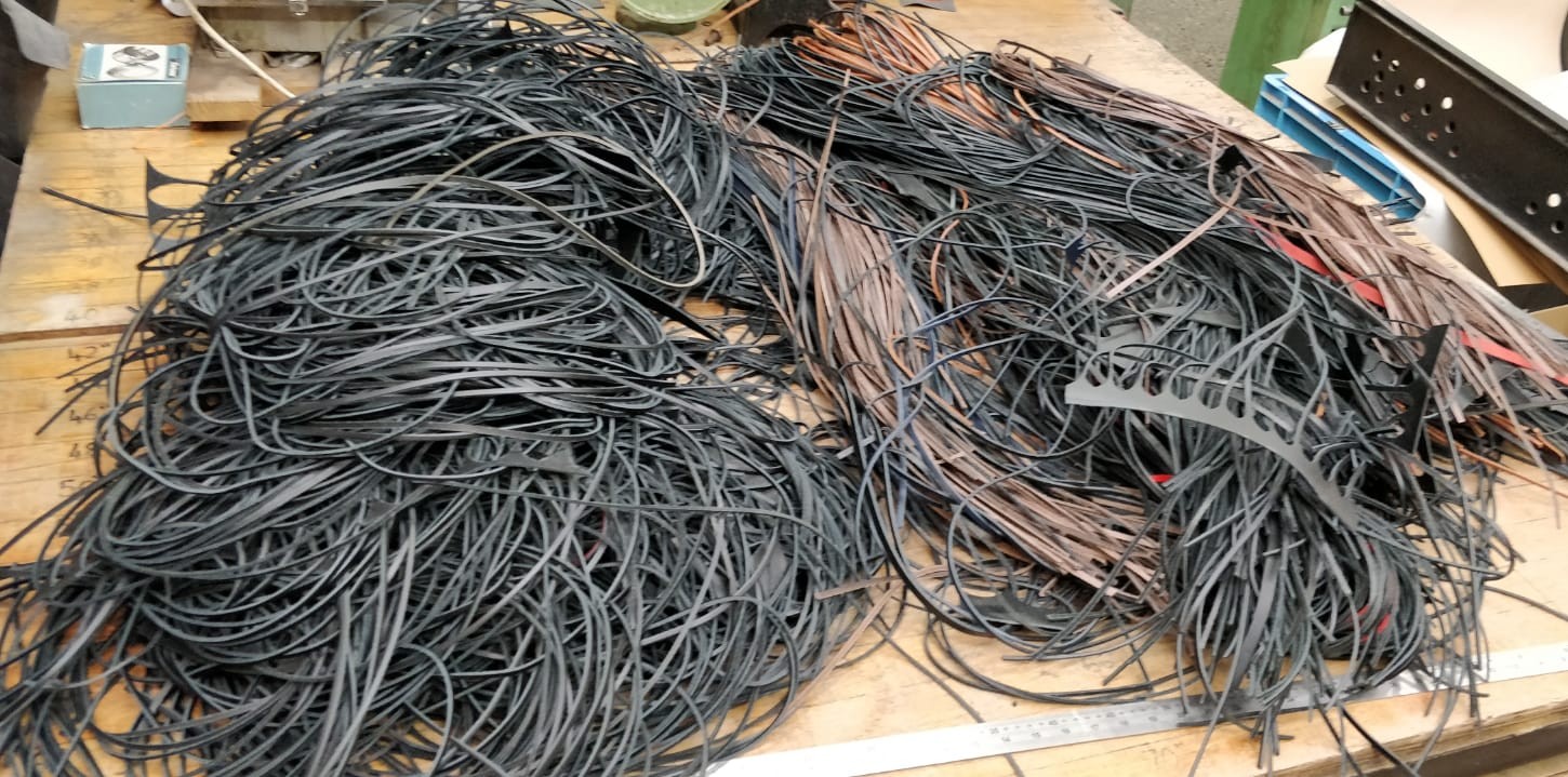 20kg box of Assorted Leather Thonging