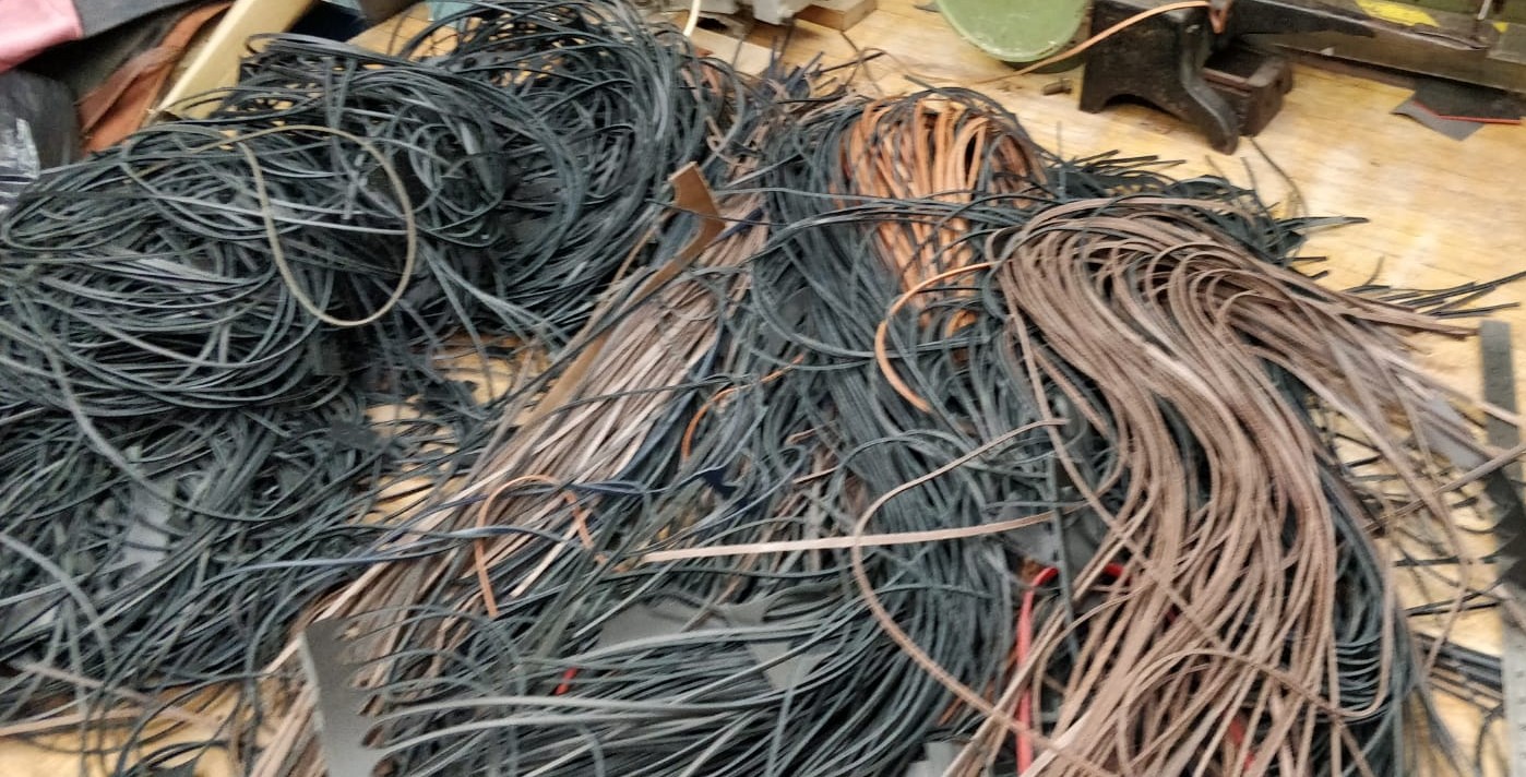 20kg box of Assorted Leather Thonging