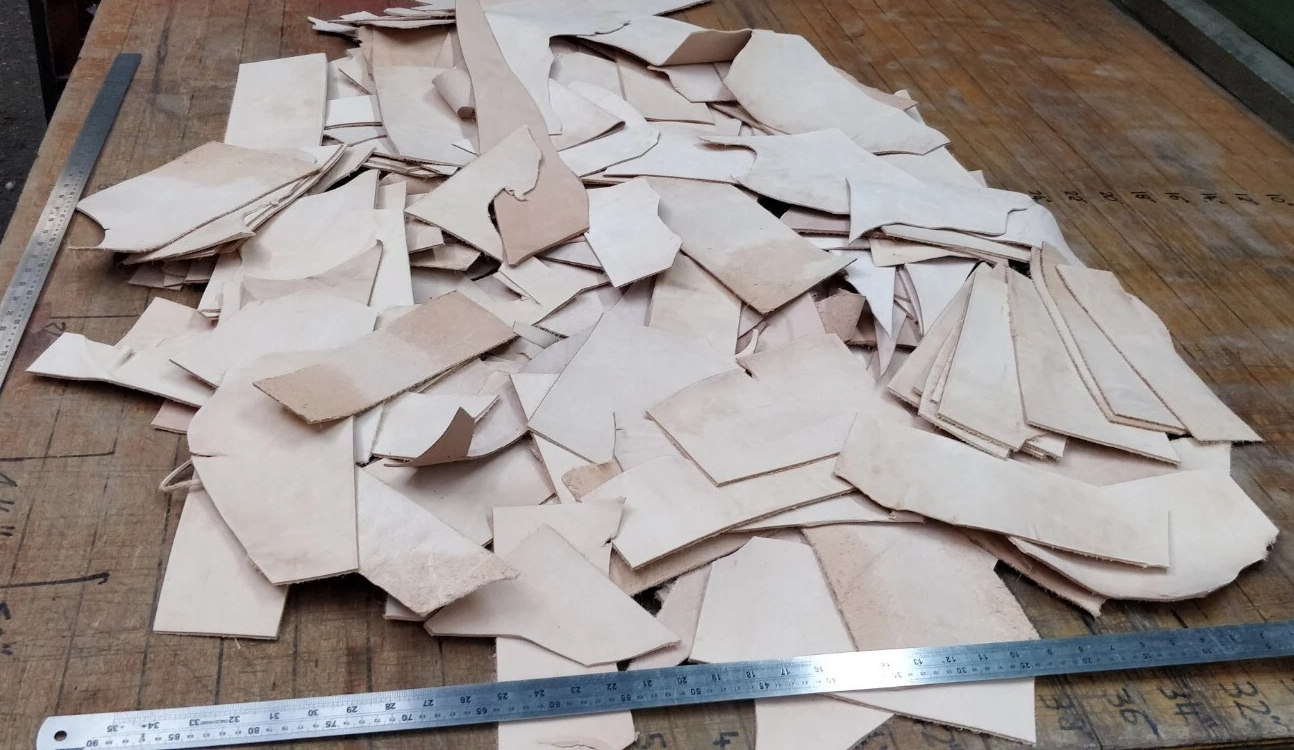 2kg Box Nat. Veg. Tan Leather Pieces 2.5-3.0mm Thickness