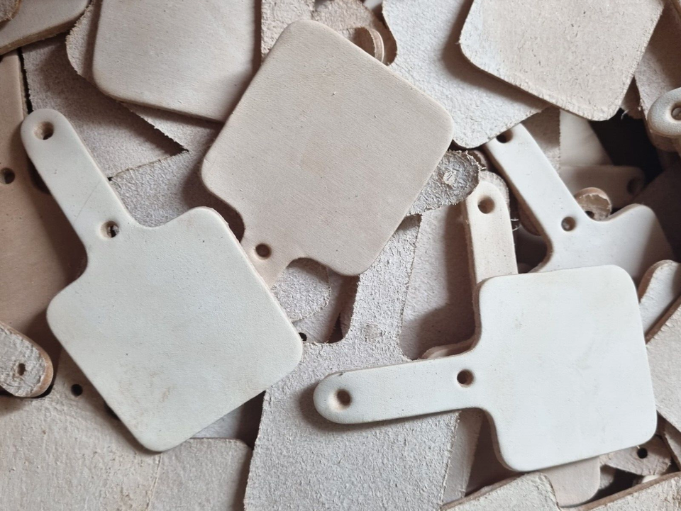 Leather Key Fob Blanks - Nat. Veg. Tan - Square (50)
