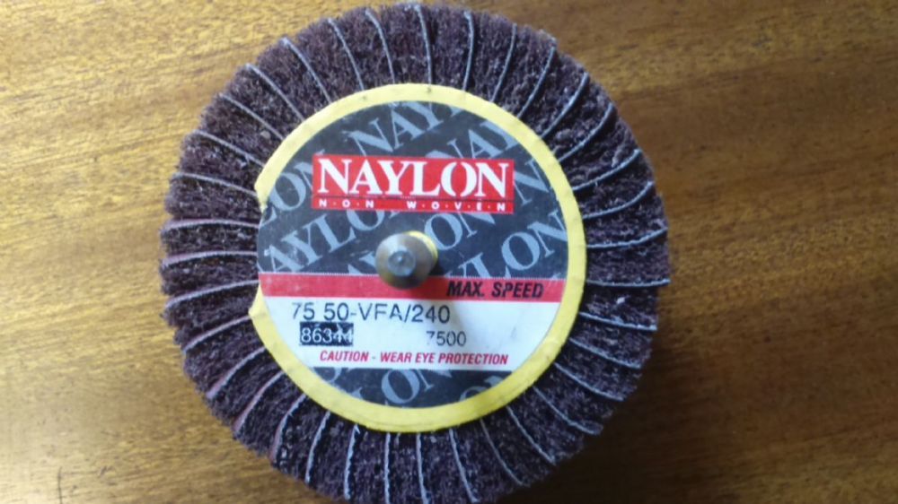 Non-Woven Interleaved Spindle Mounted Flap Wheel (100mm x 50mm x 6mm - Fine)