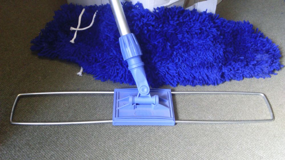** OFFER ** 60cm SWEEPER FRAME & 2 DUST HEADS