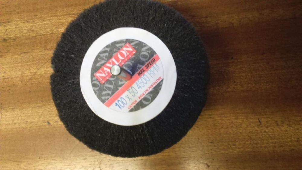 SILICON CARBIDE NON-WOVEN SPINDLE MOUNTED FLAP WHEEL (100mm x 50mm x 6mm - Medium)
