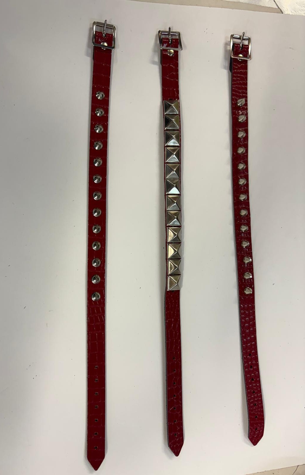 Studded Choker & Wrist Strap Set - Red Reptile Pattern (Conical)